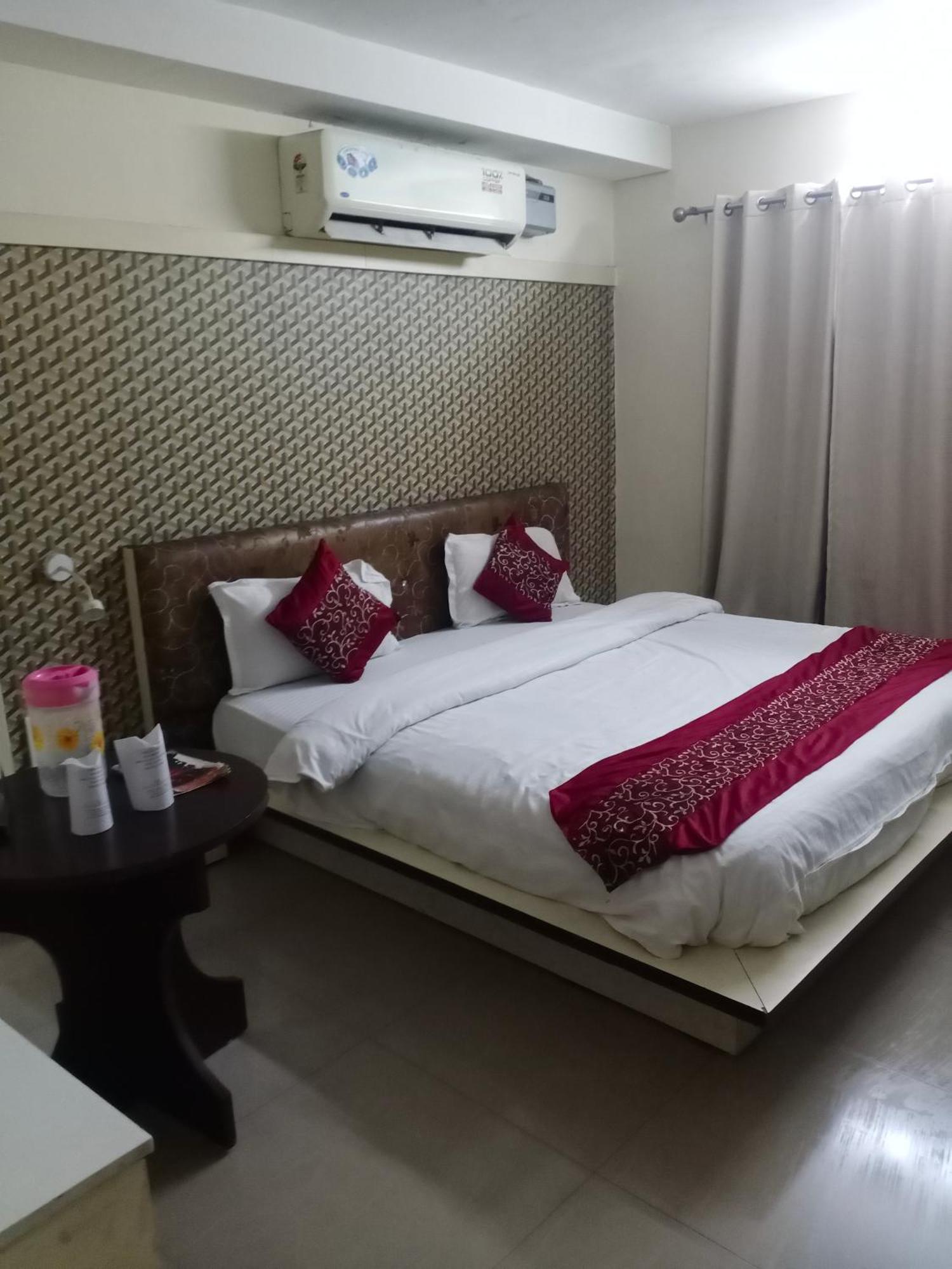 Hotel Vikrant Ludhiana Eksteriør bilde